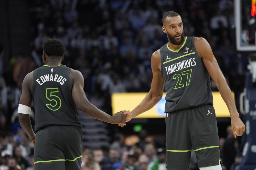 而是在比赛 而是在比赛